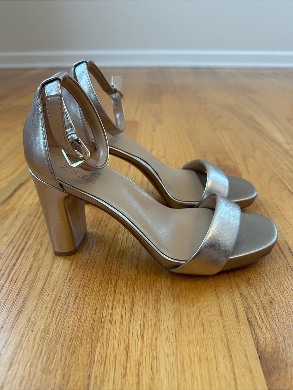 Naturalizer Joy 8 Wide NWT